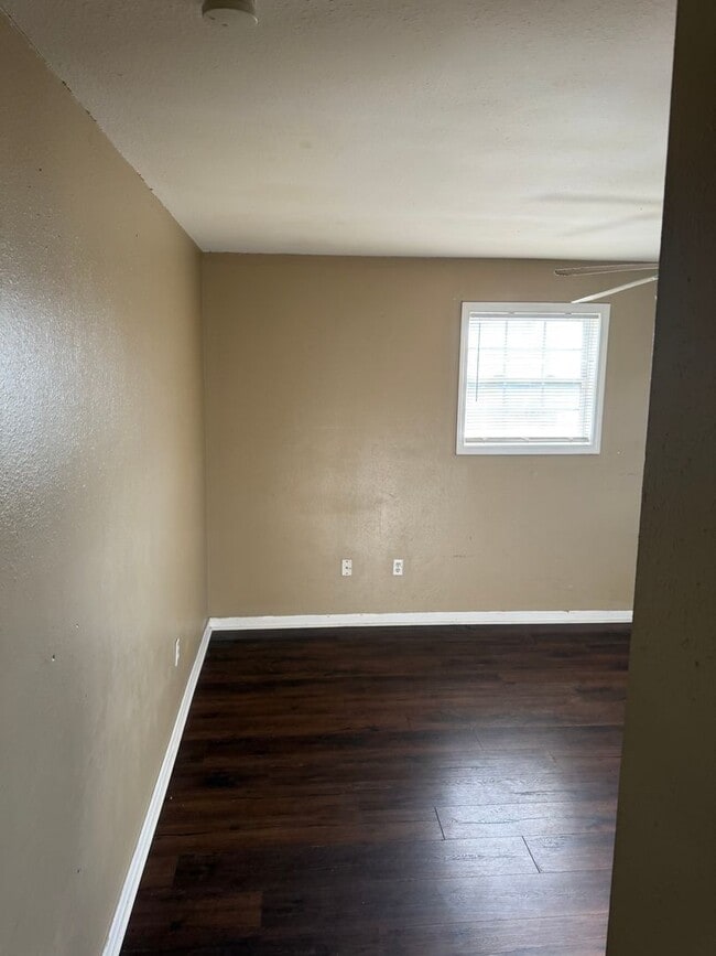 Photo - 4819-4821 Lynhuber Dr Unit 4821