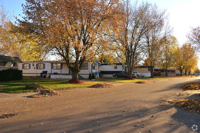 Photo - Hoosier Estates Apartments