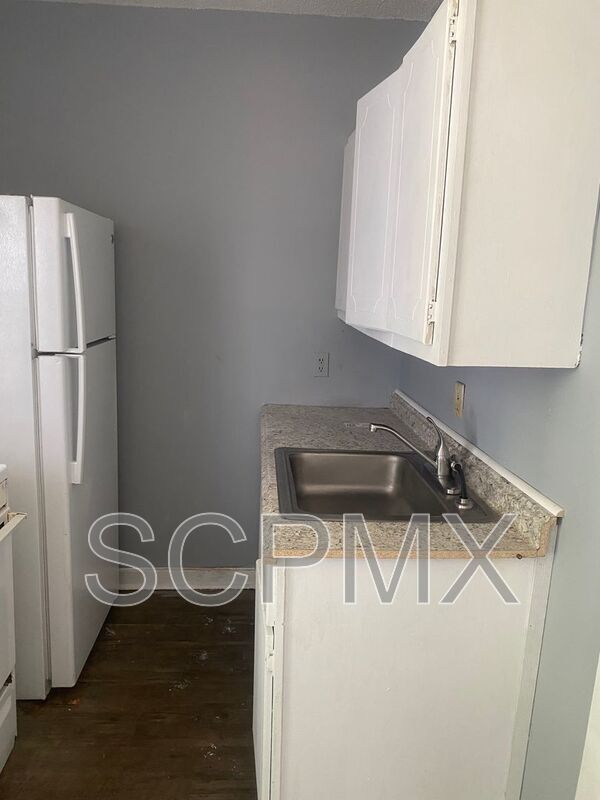 Photo - 1527 Henley St