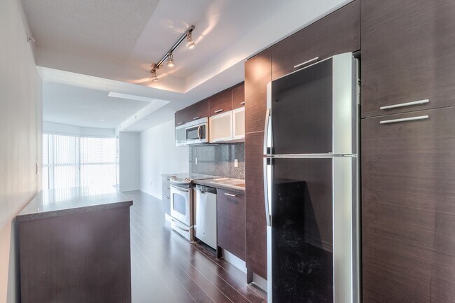 Photo - 386 Yonge St Unité 1816