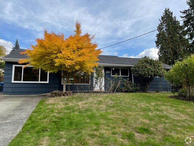 Building Photo - Lovely Wedgwood Rambler Rental
