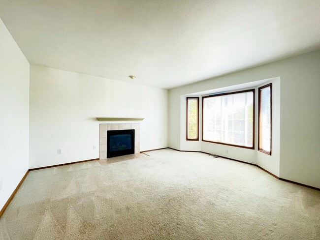Photo - Recently updated Lynnwood Rambler in a quiet cul-de-sac