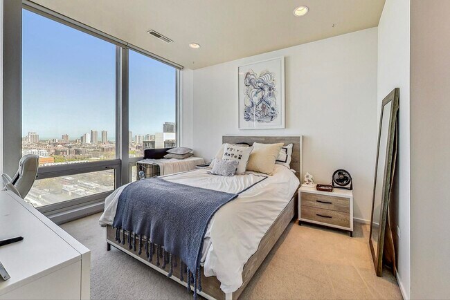 Photo - 1804 W Superior St Unit 1804