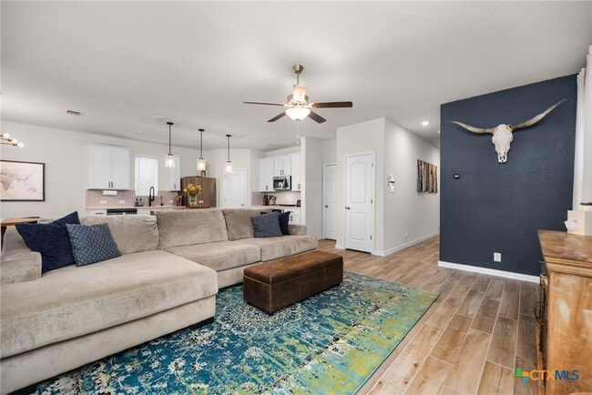 Photo - 2043 Cowan Dr