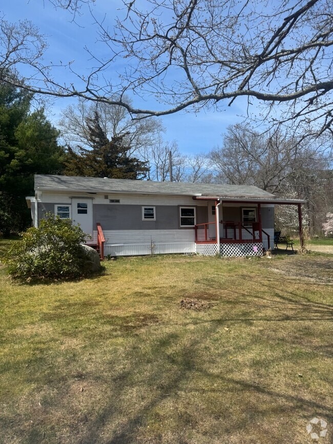 Building Photo - 881 Main St Rental