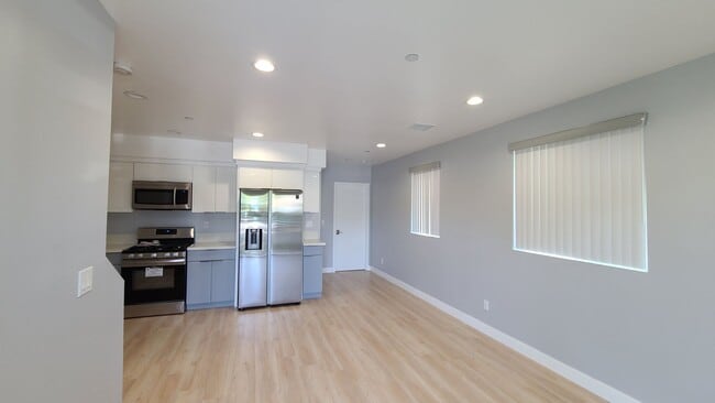 Photo - 84(142-144 1/2) Unit 84(142F)