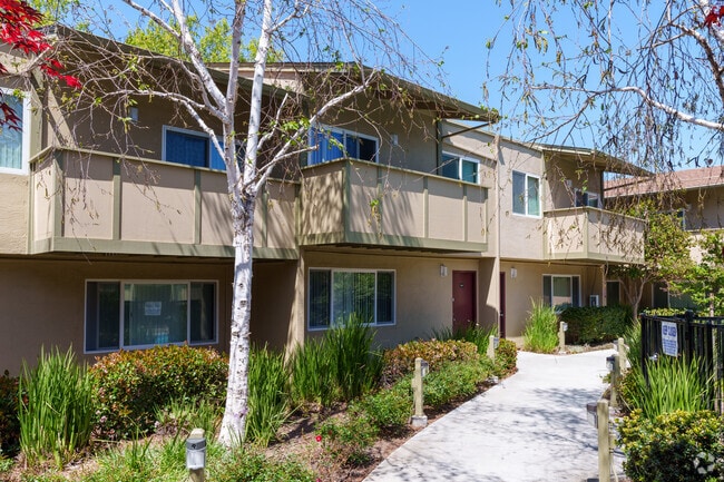 Photo - Town House Plaza