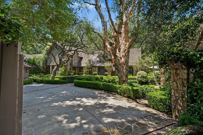 Photo - 575 N Beverly Glen Blvd