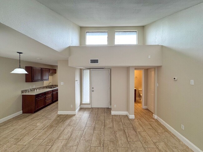 Photo - 3843 Unit 215D