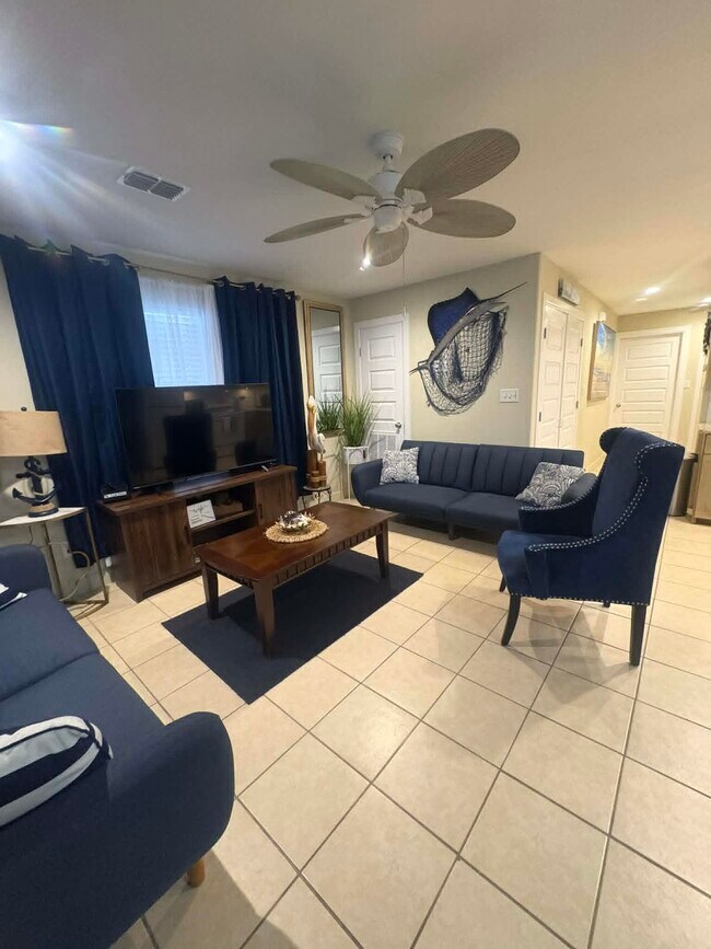 Photo - 101 E Capricorn Dr Unit B