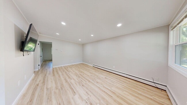 Photo - 122 Allen Dr