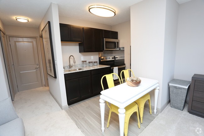0BR, 1BA - 338 SF -