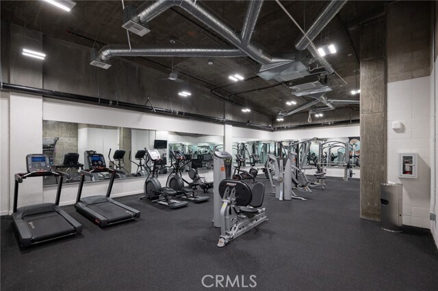 Photo - 709 E Walnut St Unidad 219 Rental