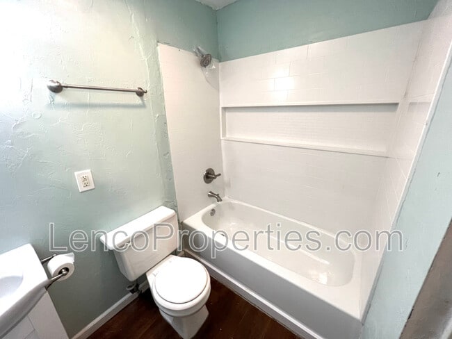 Photo - 327 S Ponca Ave