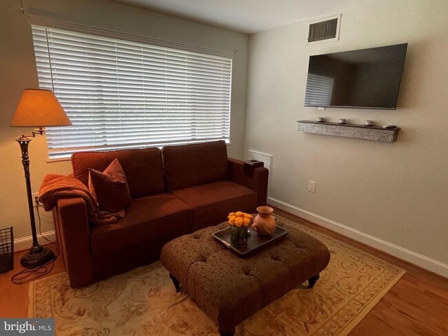 Photo - 2606 Tunlaw Rd NW Unit 1