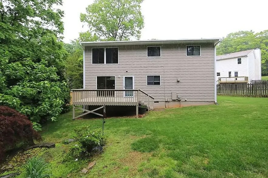 505 Fostoria Ct
