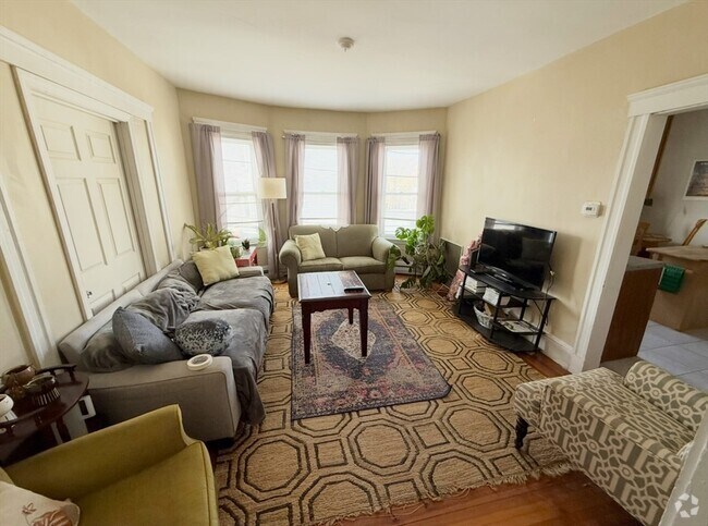 Building Photo - 49 Conwell Ave Unit 2 Rental