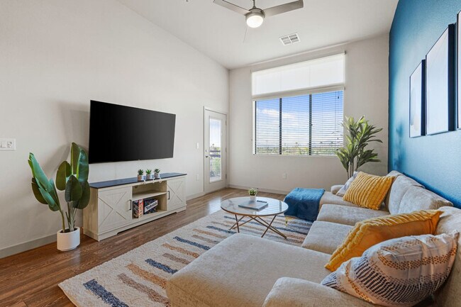 Photo - 711 W Broadway Rd Unidad ID1366975P