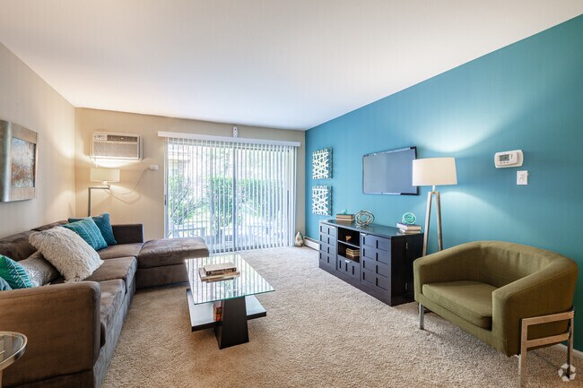 1BR, 1BA -686SF - Living Room
