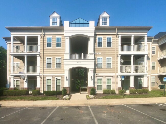 Building Photo - 13203 Astoria Hill Ct Unit D