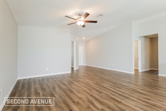 Photo - 1423 NE 16th Pl