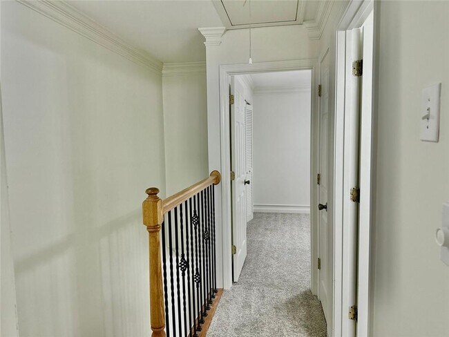 Photo - 835 Glendale Terrace NE