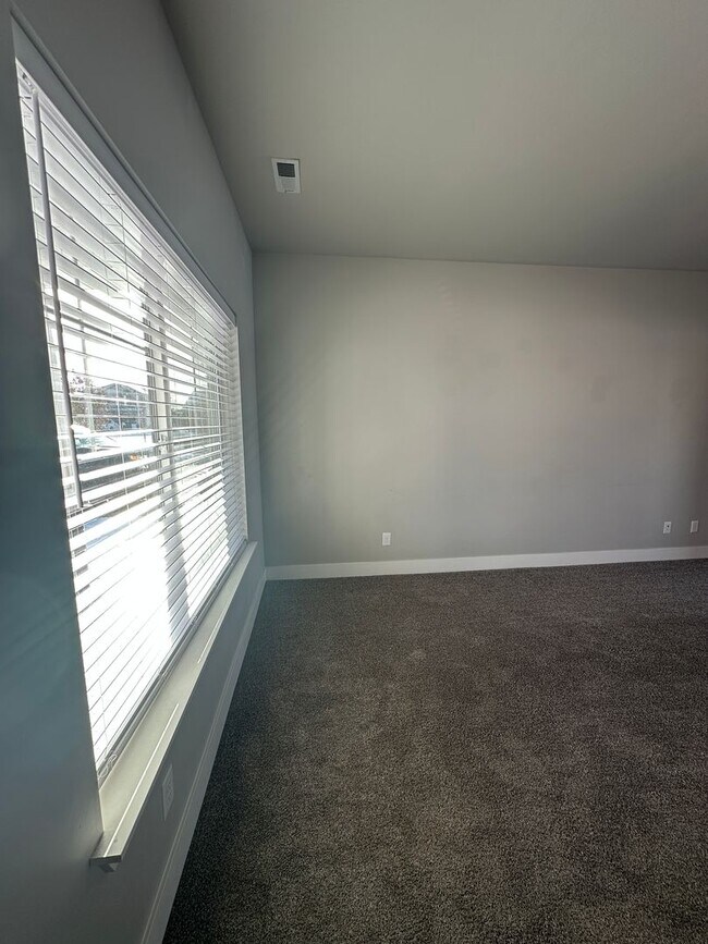 Photo - Beautiful 4 bed 2.5 bath home in the Summerfield Subdivision
