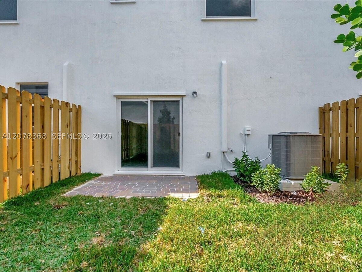 Photo - 2574 SE 29th St