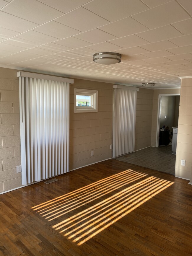 Building Photo - 205 Catherine St Unit B Rental