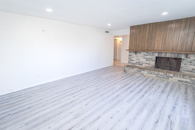 Photo - 14010 Meyersville Dr