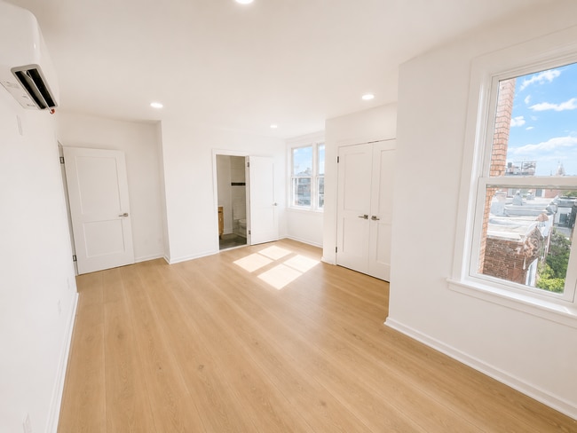 Photo - 856 N 22nd St Unit 3R