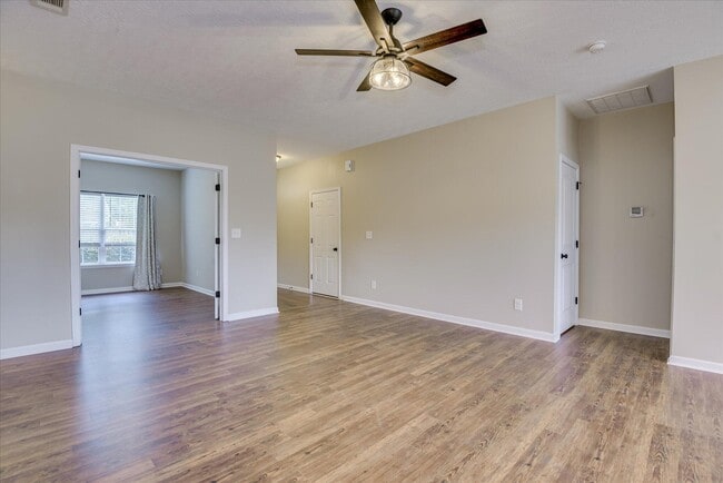 Photo - 178 Kline St NW