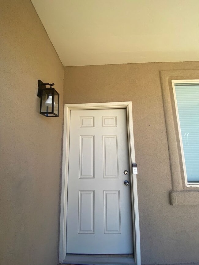 Photo - Beautiful 3 Bedroom 2.5 Bathroom House Ava...