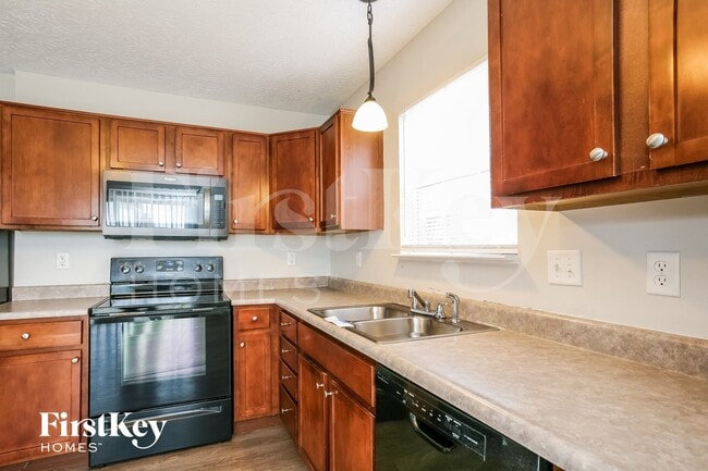 Photo - 2608 Liatris Dr