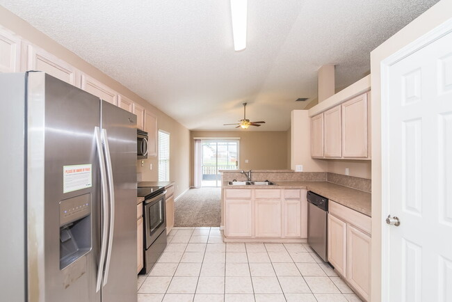 Photo - 1691 Northglen Cir