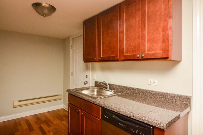 4242 N Wolcott Ave Unit 6H