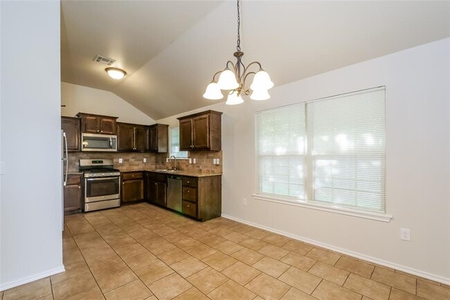 Photo - 1338 Selborne Pl