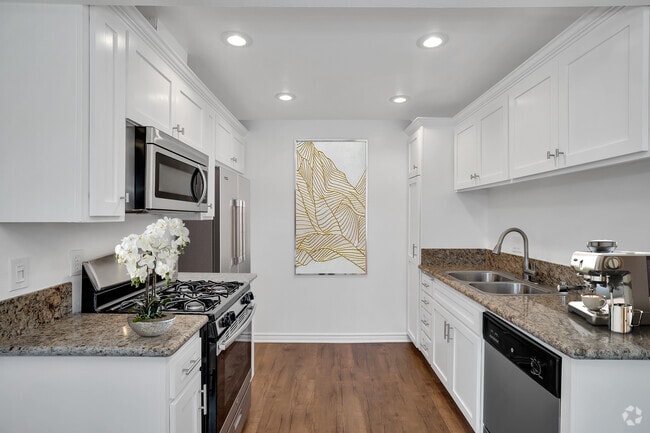 Building Photo - Florida Gardens Rental