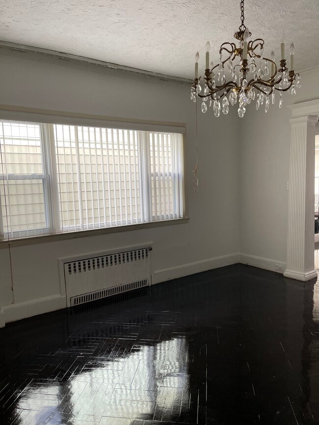 Photo - 1627 W 3rd St