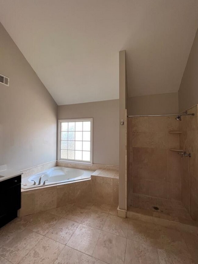 Building Photo - 145 Shoreline Walk Rental