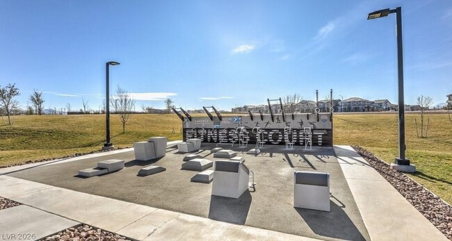 Building Photo - 716 N Water St