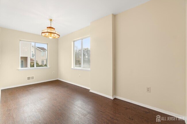 Photo - 1606 Madaline Dr