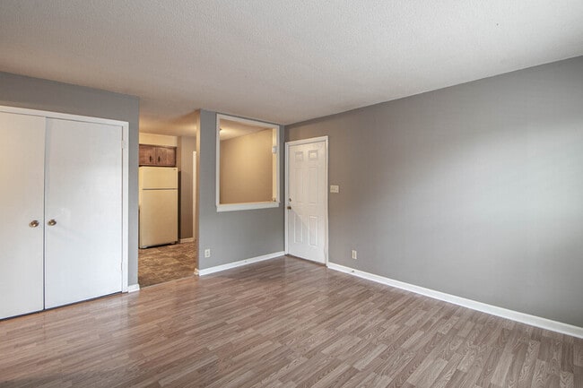 Photo - 807 Golf View Pl