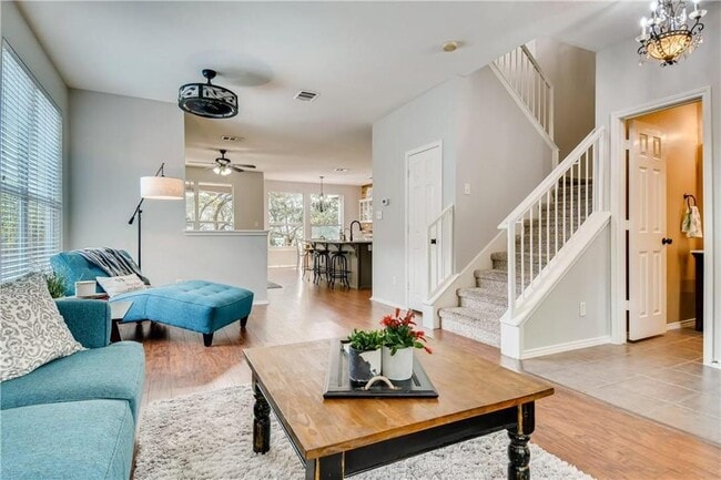 Photo - 903 Peyton Pl