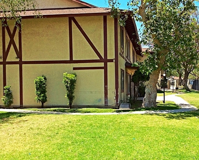 Grove Ave Apts