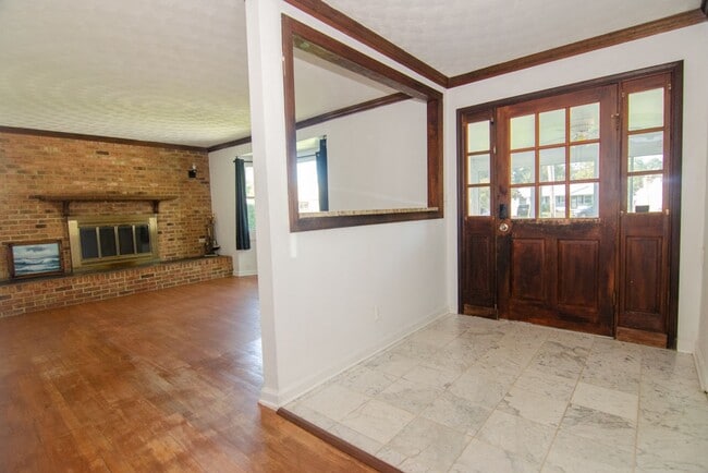 Photo - Precious Bungalow Home Rental in Norfolk!