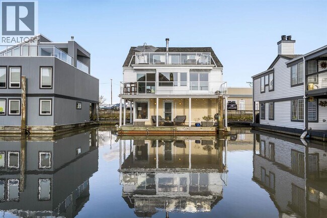 3459 River Rd W
