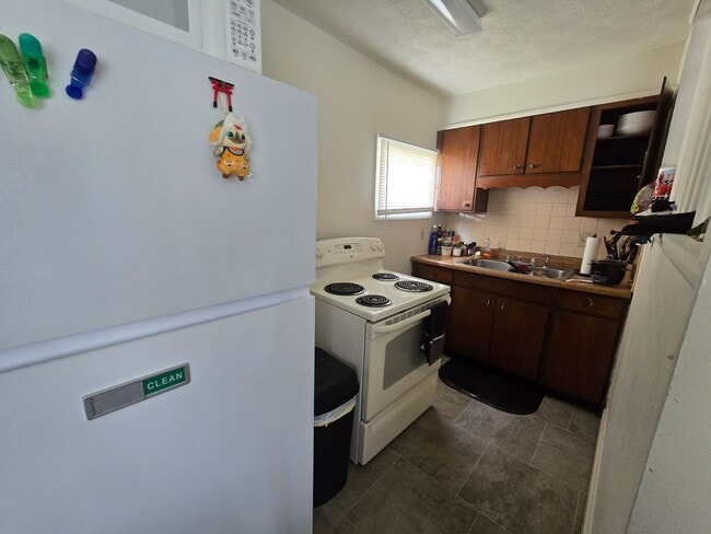 Photo - 618 E Mulberry St Unit 618 E. Mulberry Apt 3