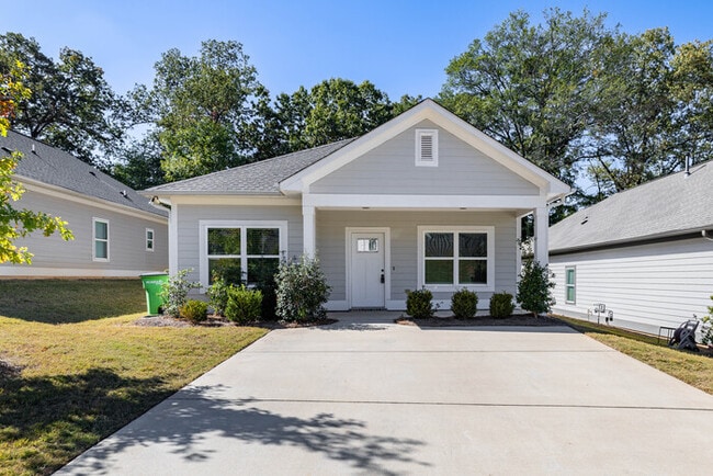 Building Photo - 4024 Ashley Dr Rental