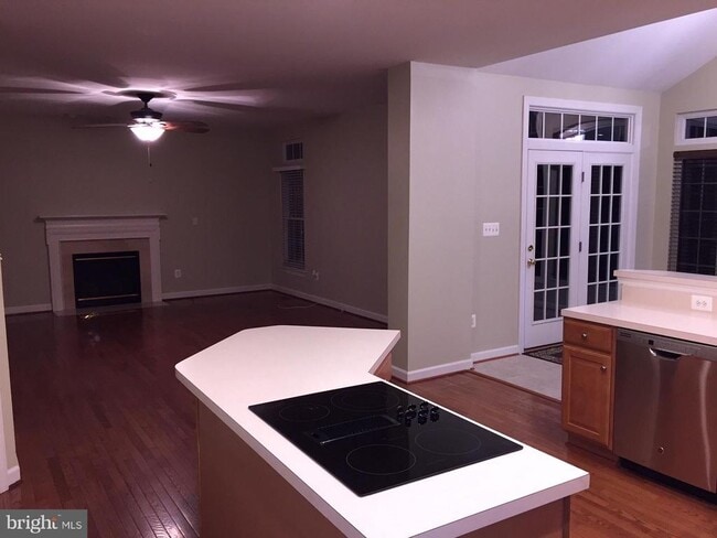 Photo - 215 Maddex Square Dr